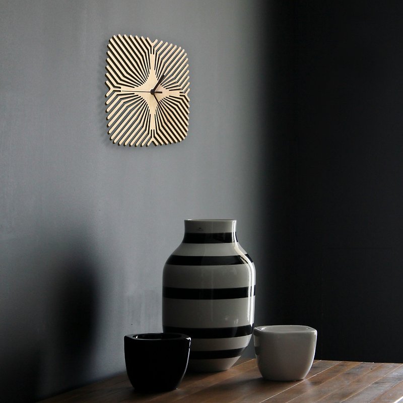 Spider - 独特的现代木制挂钟带有虚拟 3D 图案 - 时钟/闹钟 - 木头 咖啡色