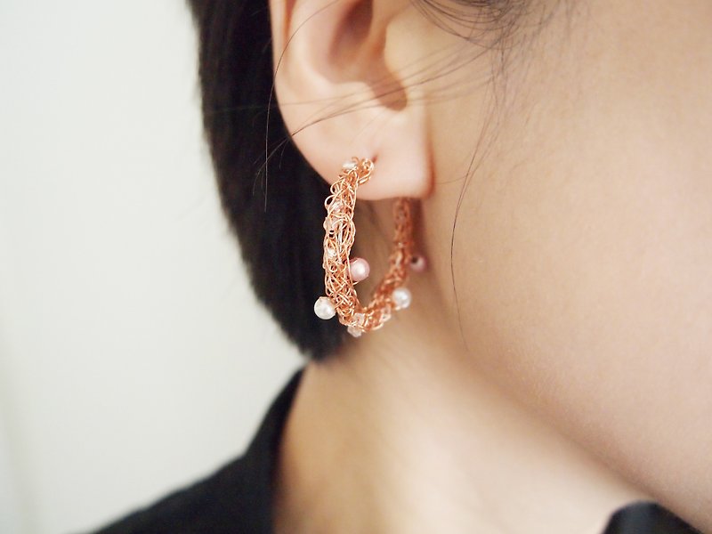 EC040 订制人手编织玫瑰金铜线配人造玻璃珍珠圈圈耳环 - 耳环/耳夹 - 其他材质 金色