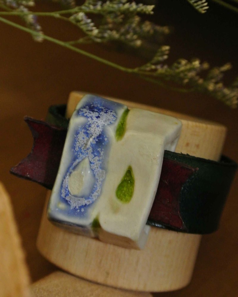 【 T - C 】手环 手镯 皮革 牛皮 日本白瓷 瓷器  限量 自然釉色 无限看不腻色调 摄氏1350高温烧制 - 手链/手环 - 瓷 