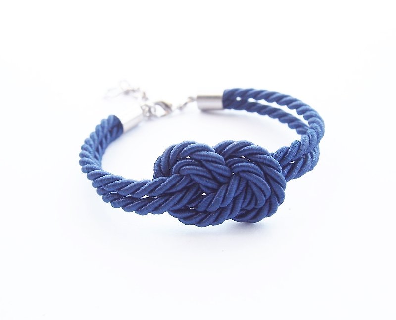 Navy blue infinity knot bracelet - 手链/手环 - 其他材质 蓝色