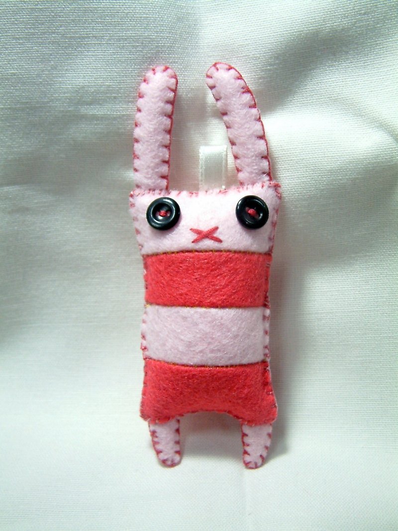 送爱兔 - 吊饰 - 其他材质 粉红色