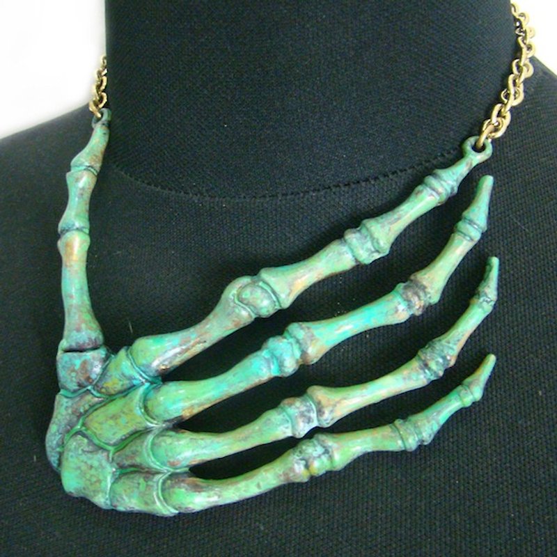 Hand bone necklace in brass with patina antique color,Rocker jewelry ,Skull jewelry,Biker jewelry - 项链 - 其他金属 