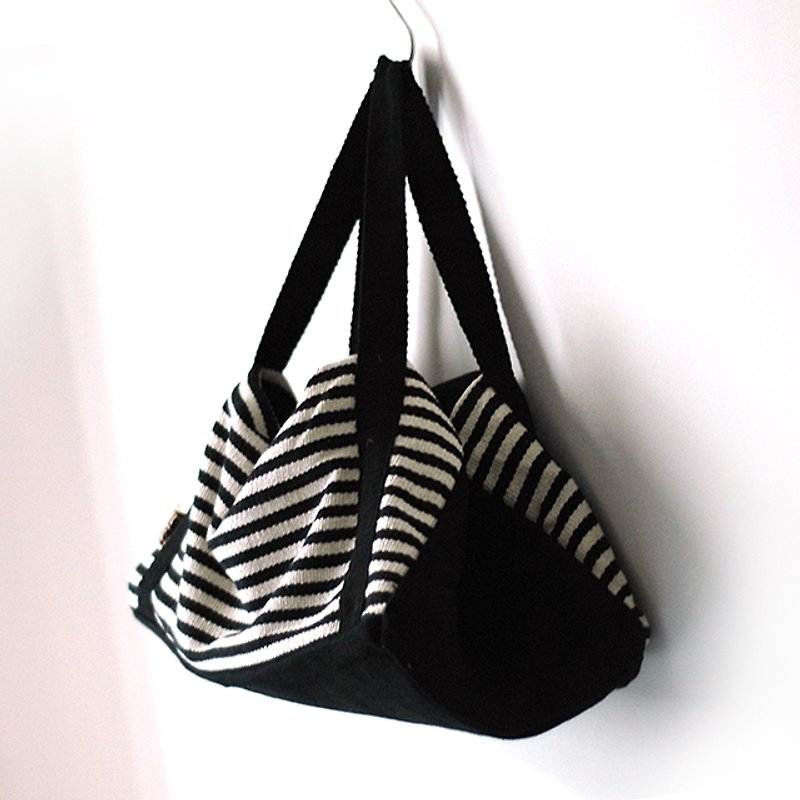 纯棉手织包-great bags for light travel-黑白条纹 - 侧背包/斜挎包 - 棉．麻 黑色