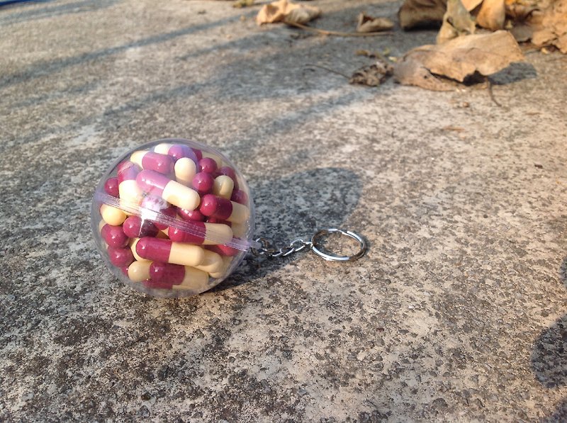 球救系列钥匙圈—带酒的苹果肌 - 钥匙链/钥匙包 - 塑料 多色