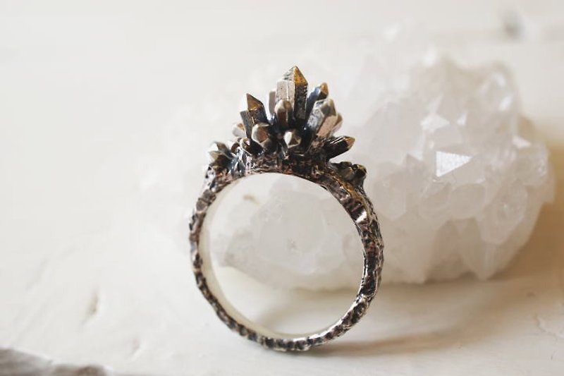 【9号】水晶クラスターのリング - 戒指 - 其他金属 灰色