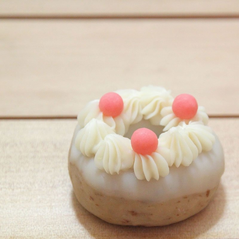 糖心甜甜圈 手工皂(奶油) - 香薰/精油/线香 - 植物．花 白色