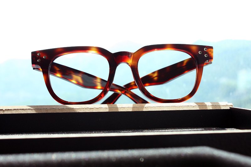 复古方型眼镜框 首办 文青首选 传统七枚蝶番铰链 日本顶级板材 日本手造 日本手做 限量款, 日本IOFT国际眼镜展得奖品牌, Handmade in Japan Square Rectangle eyeglasses frame eyewear - 眼镜/眼镜框 - 其他材质 
