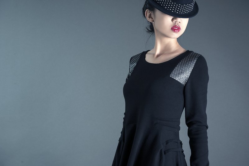 【Skirt】打折设计洋装- 黑+点点 - 洋装/连衣裙 - 其他材质 黑色