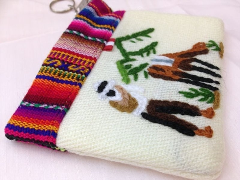 骆马毛编织图案刺绣证件/零钱包-羊驼与山 - 皮夹/钱包 - 其他材质 白色