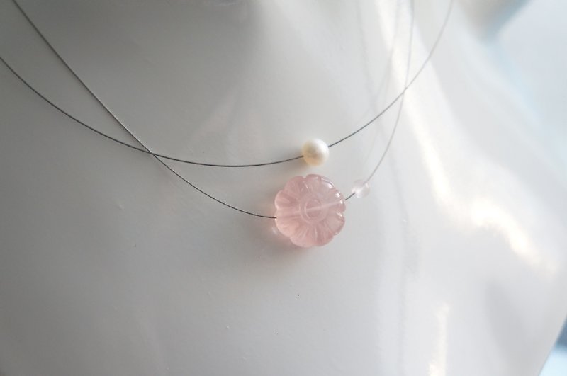 极简天然半宝石花朵粉水晶项链 - 项链 - 其他材质 粉红色
