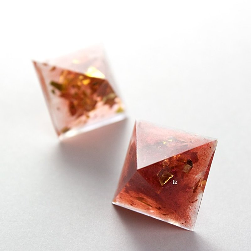 ピラミッドピアス(クランベリー) - 耳环/耳夹 - 其他材质 红色