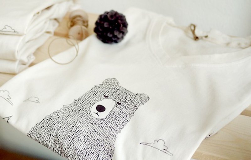 保护森林的熊 V领有机棉 T-shirt Bear protect the forest - 女装 T 恤 - 棉．麻 咖啡色