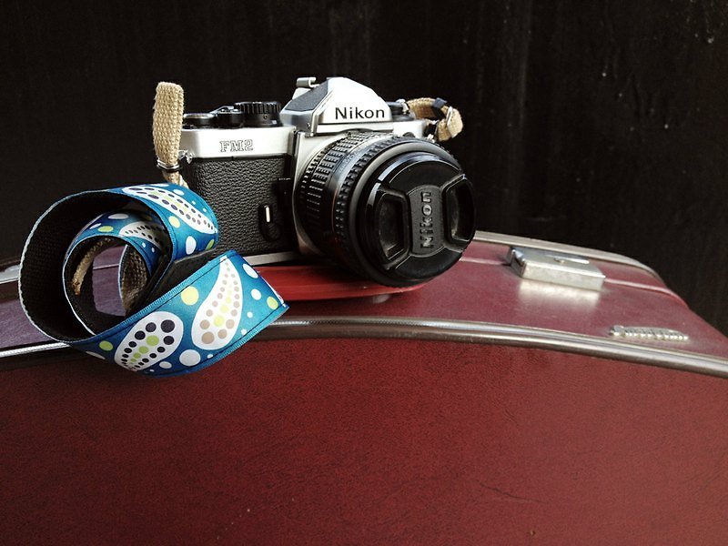 【endorphin】手工相机背带 牛皮+棉织带+金属扣环〔土耳其海湾〕 - 证件套/卡套 - 棉．麻 蓝色