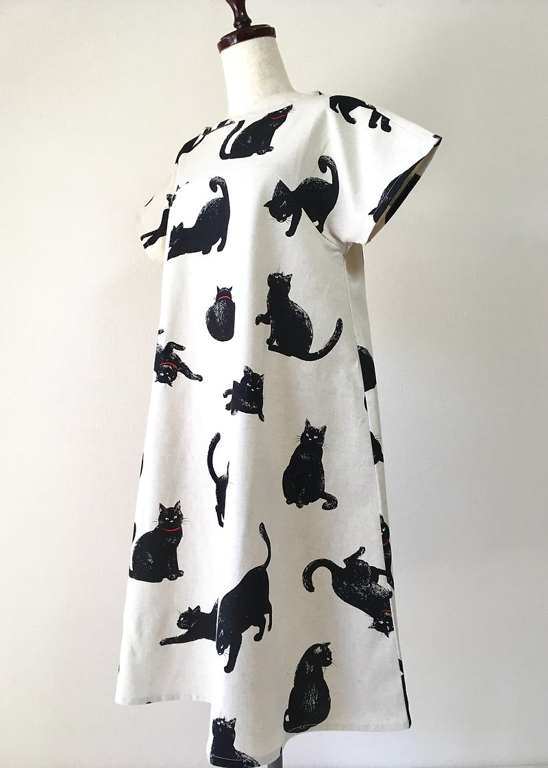 こなまいきな黒猫　フレアワンピース　コットンリネン　綿麻　半袖　生成り - 洋装/连衣裙 - 棉．麻 白色