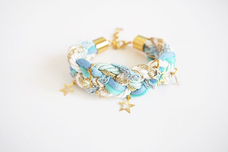 Blue and white braided bracelet - gold tiny star pendants- rope bracelet - friendship bracelet - 手链/手环 - 其他金属 多色