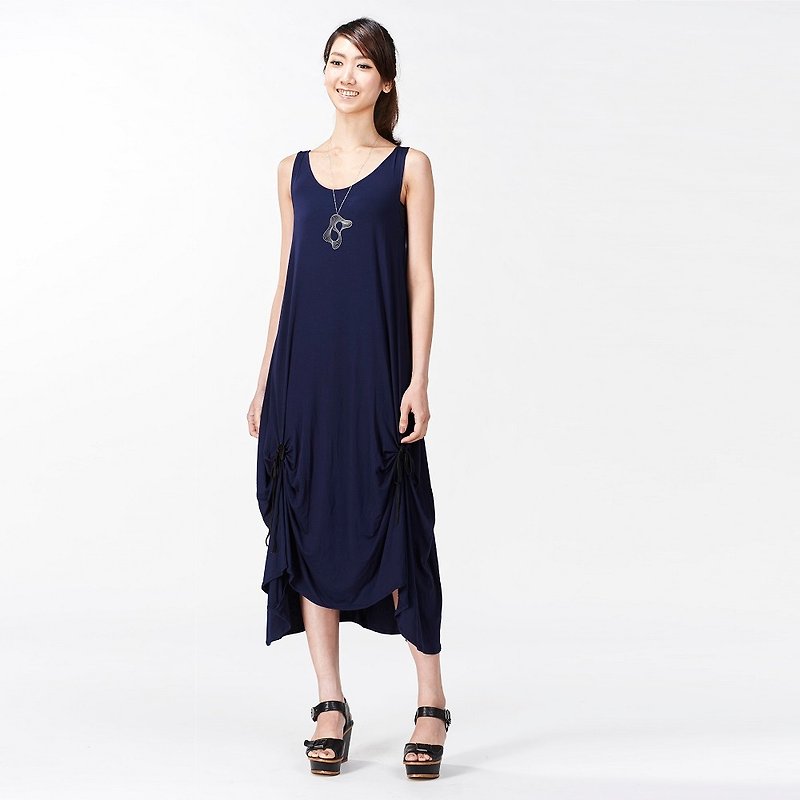 Dress背心下摆抽皱长洋装-蓝Blue (附穿绳可自由变化造型) - 洋装/连衣裙 - 棉．麻 蓝色