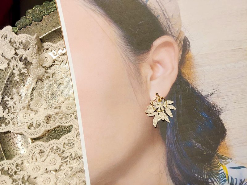 【原生系列】-落叶沙沙-钩针 蕾丝 编织 自然植物系耳环/可改夹 - 耳环/耳夹 - 绣线 绿色