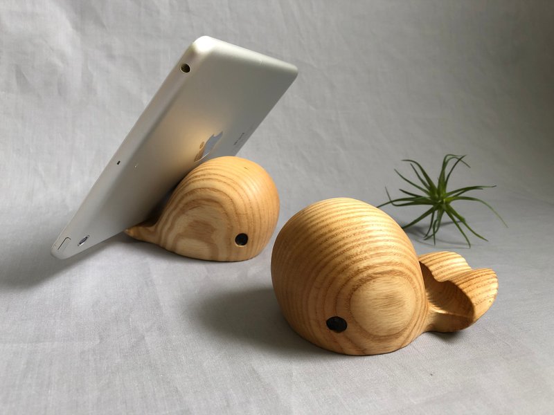 美洲栓木 手机架 Ipad架  鲸鱼 原木手作 限时特惠 - 手机座/防尘塞 - 木头 白色