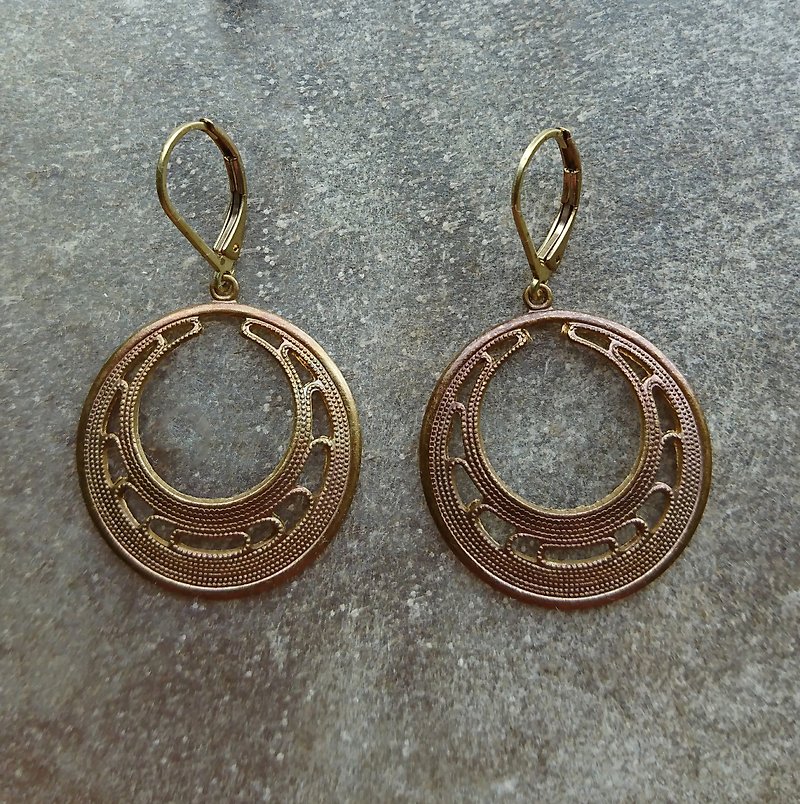 黄铜镂空圆形耳环 - 耳环/耳夹 - 其他金属 