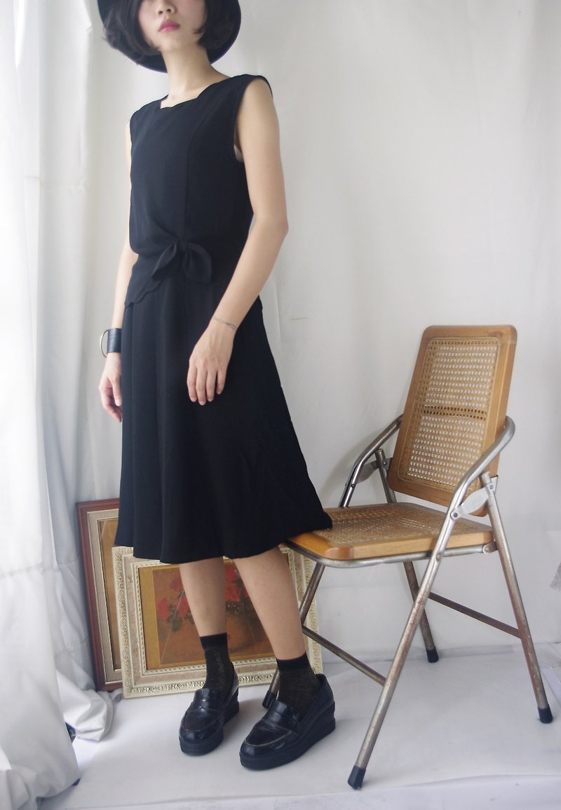 寻宝古着-花瓣领复古日本制波浪裙黑洋装 - 洋装/连衣裙 - 其他人造纤维 黑色