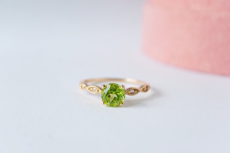 Natural Peridot Ring Sterling Silver with rosegold plated. - 戒指 - 纯银 绿色