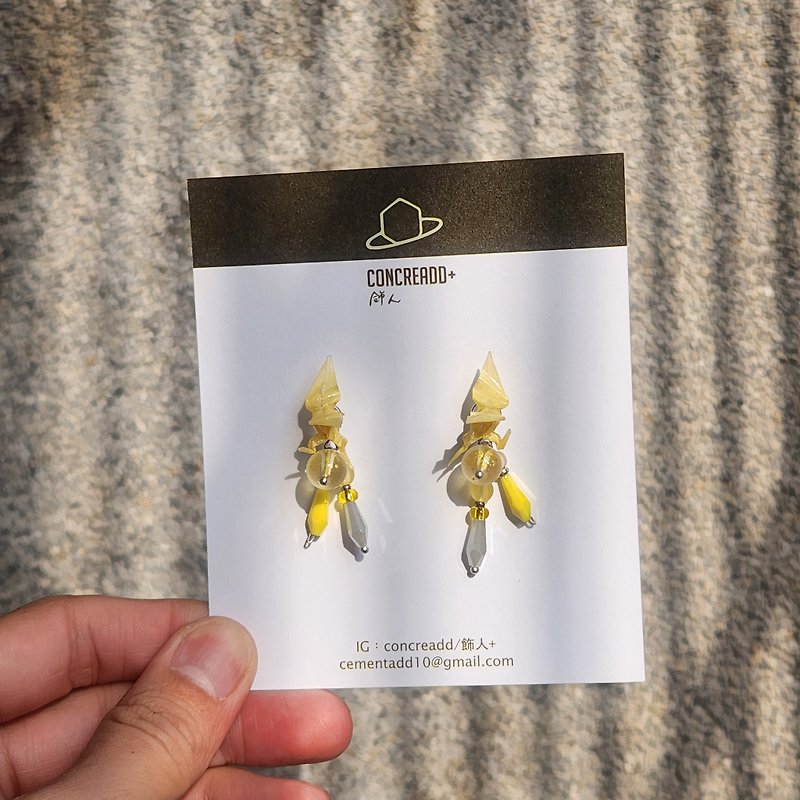 龙年 飞龙 折纸防水饰品 耳针耳堵两戴式设计 - 耳环/耳夹 - 纸 黄色