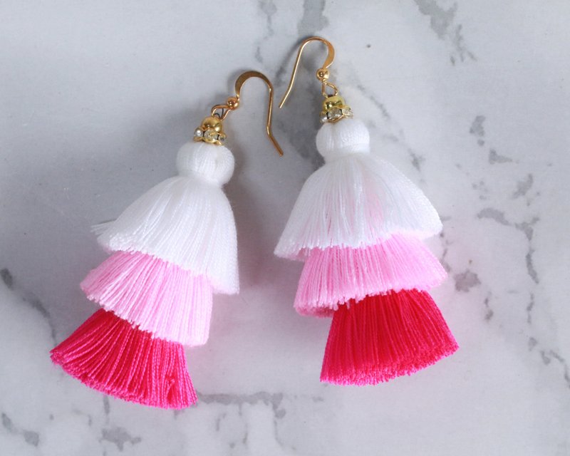 Sweet Colorful Pink Gradient Bohemian Layered Tassel Dangle Earrings for Woman - 耳环/耳夹 - 棉．麻 粉红色