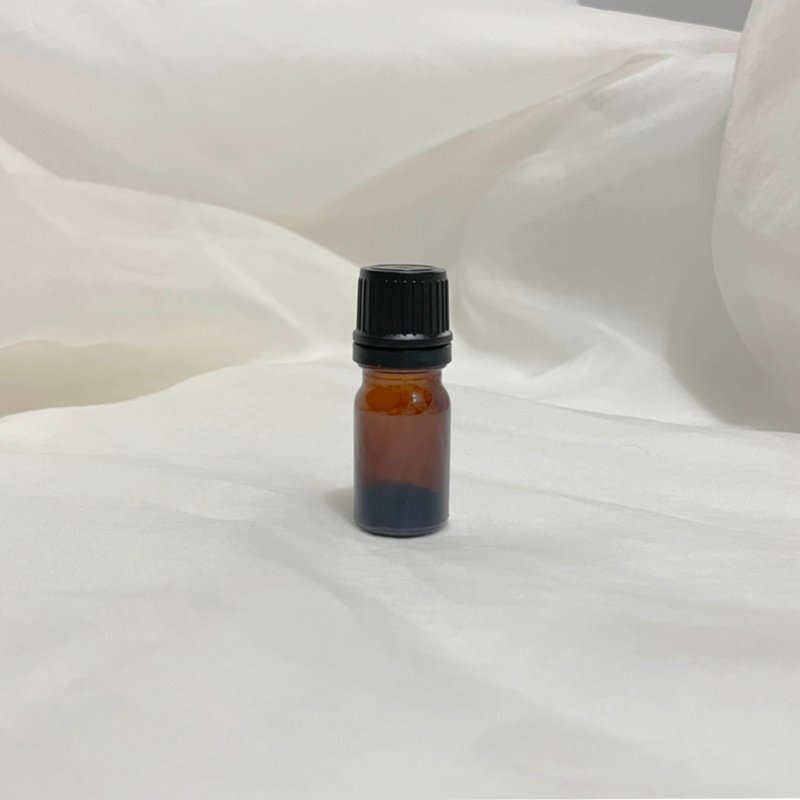 【天然精油】 5ml 玫瑰 薰衣草 迷迭香 香茅 - 香薰/精油/线香 - 精油 白色