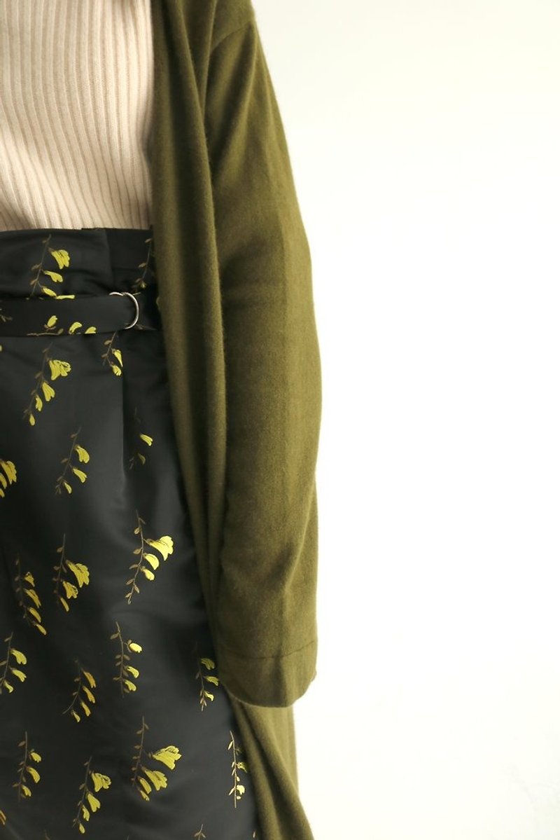 Stere Skirt  香蕉印花丝缎黑裙 (香港生产布料)售完 - 裙子 - 丝．绢 黑色