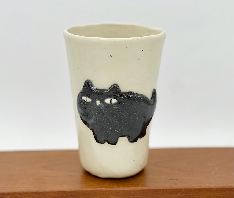 黒ネコのタンブラー【マグカップ】 - 咖啡杯/马克杯 - 陶 黑色