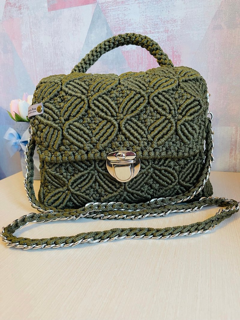 Trendy handmade bag. Woven in macrame technique. - 手提包/手提袋 - 其他材质 