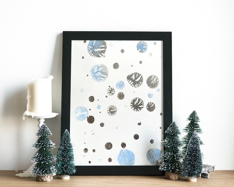 Monotype 印刷蓝色银抽象雪花假日冬季墙艺术圣诞节 - 海报/装饰画/版画 - 纸 银色