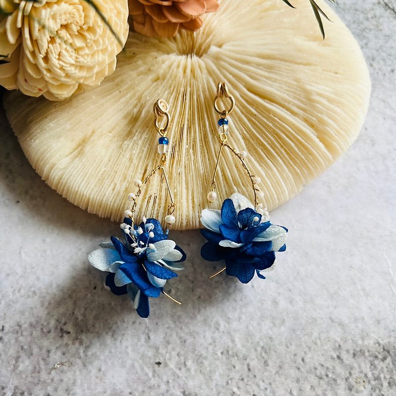 吠宅太太 の 不凋绣球花耳环 - 耳环/耳夹 - 植物．花 蓝色