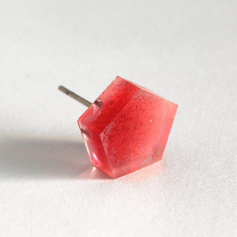 卡拉丝的鬼魂 / 树脂耳环 - 单只 / 五角形 玫瑰红 透明 - 耳环/耳夹 - 树脂 红色