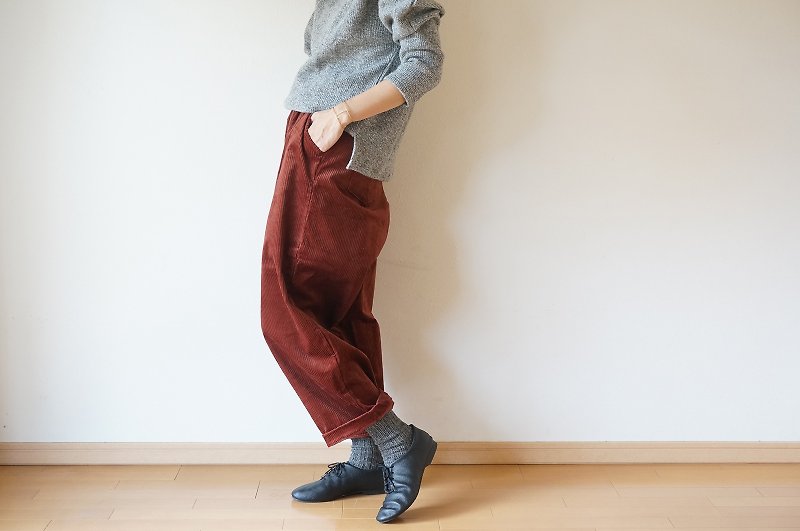 Stretch corduroy tuck pants ladies BROWN - 女装长裤 - 棉．麻 咖啡色