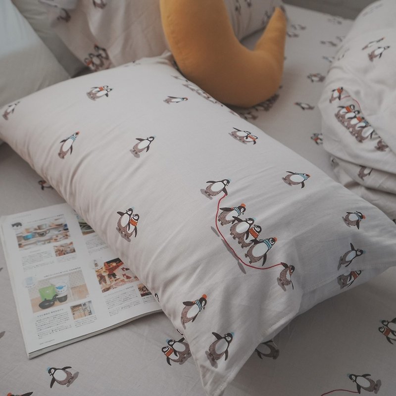 企鹅冰营 二层纱  床包两用被组 100%纯棉 台湾制【超取限一组】 - 寝具 - 棉．麻 多色