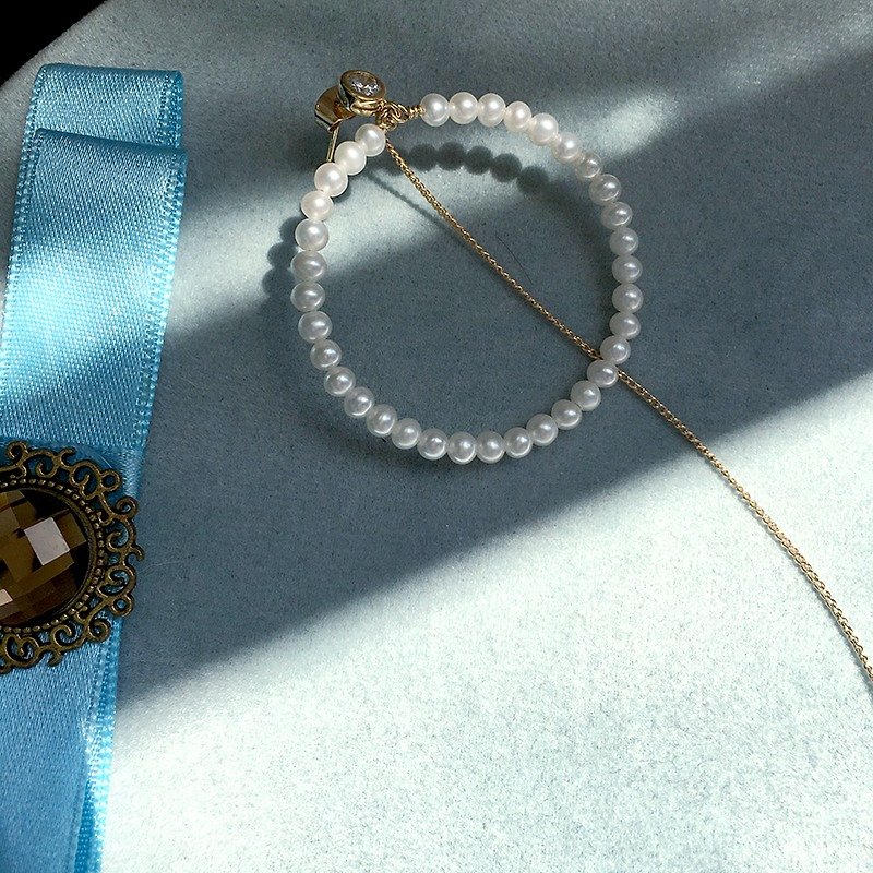 MissQueeny 复古大圈圈天然珍珠长耳线（单只） - 手链/手环 - 其他金属 金色