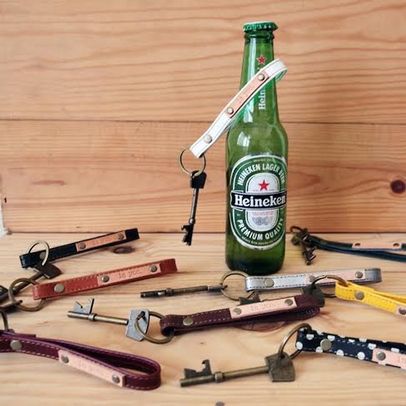 真皮钥匙圈开罐器 leather key chain and beer opener - 钥匙链/钥匙包 - 真皮 