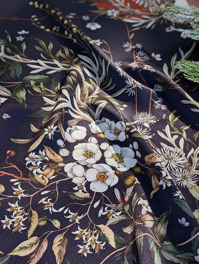 【穿越迷雾】双面印真丝方巾 65 x 65 / 手绘台湾植物系列 - 丝巾 - 丝．绢 