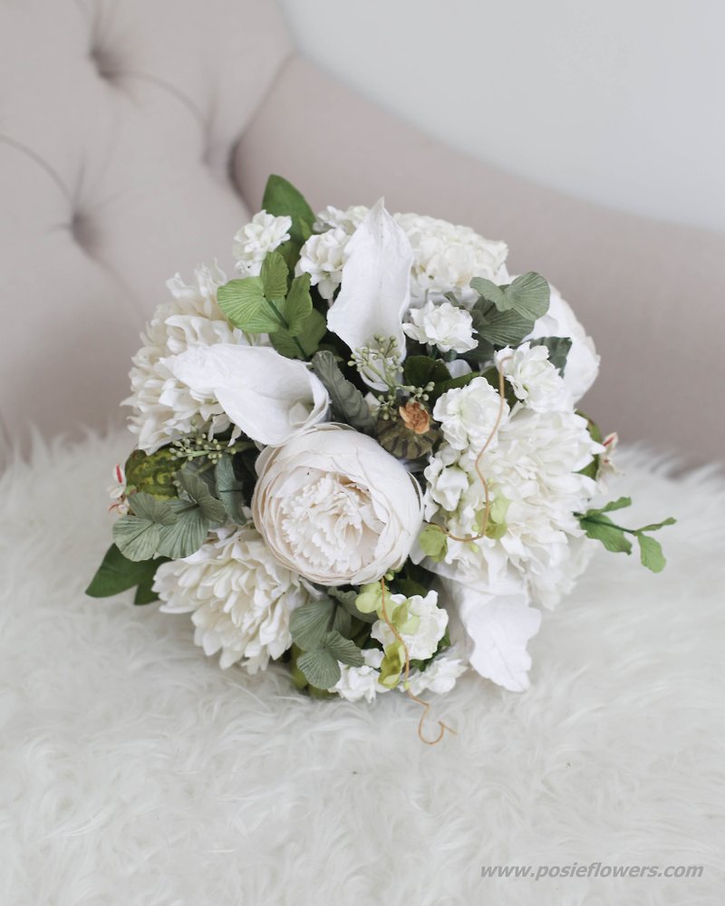 Jasmine Essence - Perfect Love Round Bridal Bouquet - 木工/竹艺/纸艺 - 纸 白色