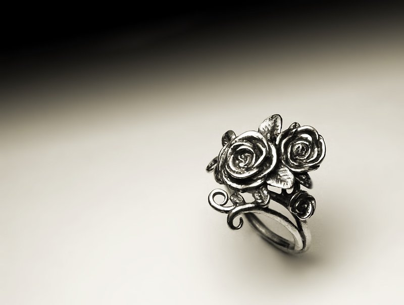三朵玫瑰花戒指 - 戒指 - 其他金属 银色