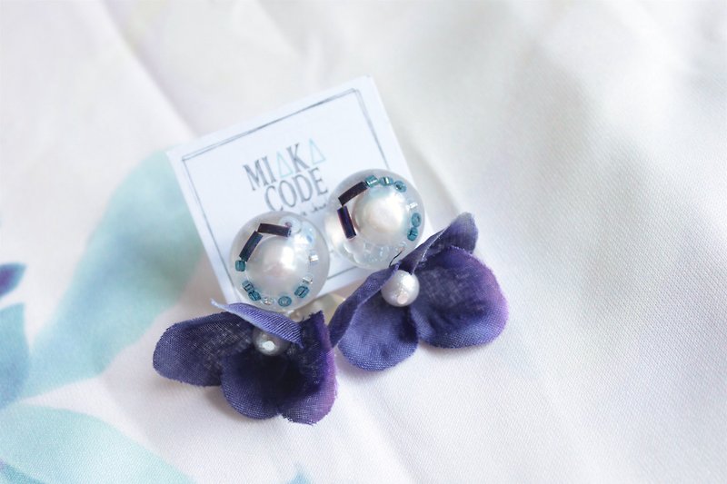 天然淡水珍珠 透明水晶球 (深蓝色) 花花 小花 925纯银 耳环 - 耳环/耳夹 - 植物．花 蓝色