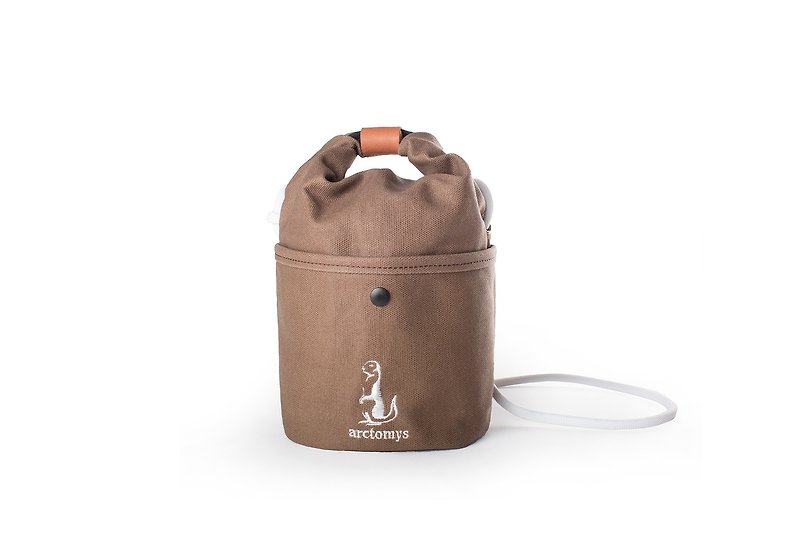 Arctomys EABA mini - 上蜡帆布 圆筒单肩斜挎包-啡 - 侧背包/斜挎包 - 棉．麻 咖啡色