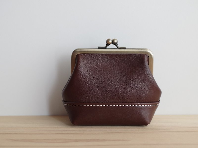 Square snap lock leather pouch (S) Chocolate - 化妆包/杂物包 - 真皮 咖啡色