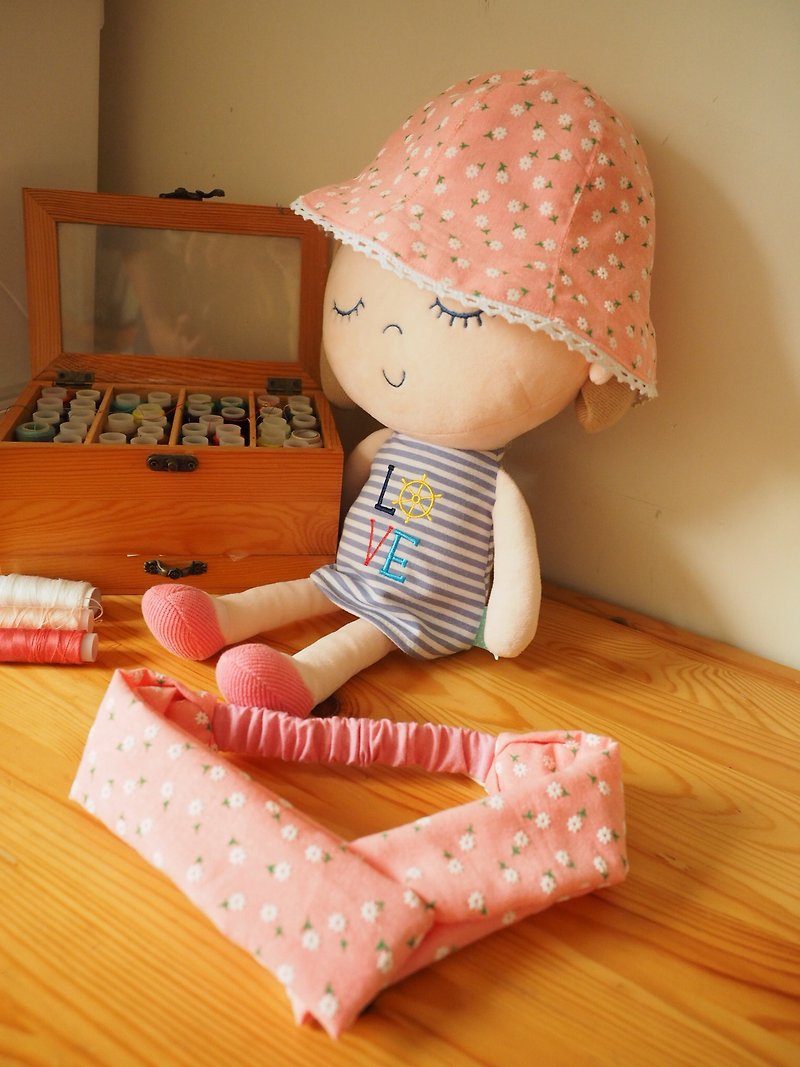 弥月礼物 双面粉色小白碎花婴儿小孩帽子及成人弹性发带礼物套装 - 满月礼盒 - 棉．麻 粉红色