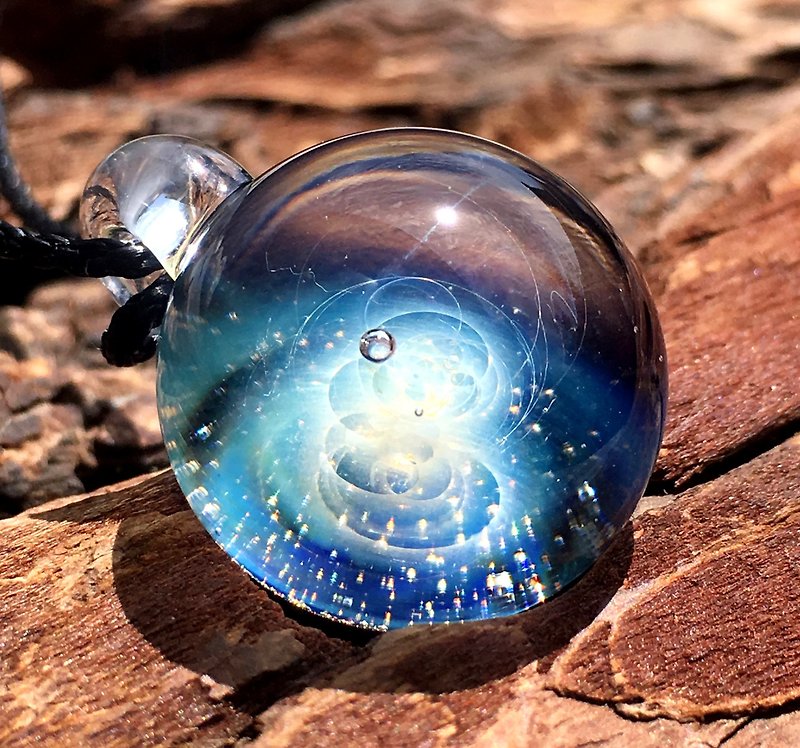 boroccus 銀河 星雲 イメージ模様 耐熱ガラス ペンダント - 项链 - 玻璃 蓝色