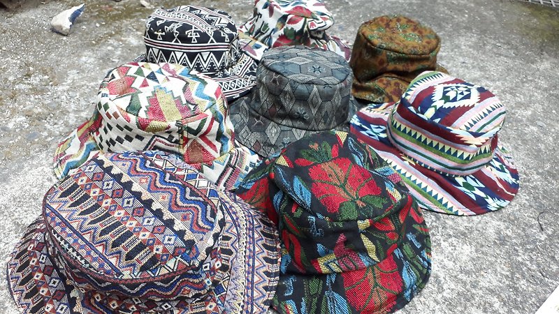 AMIN'S SHINY WORLD恐龙蛋手工收纳民族双面渔夫帽(客制) - 帽子 - 棉．麻 多色