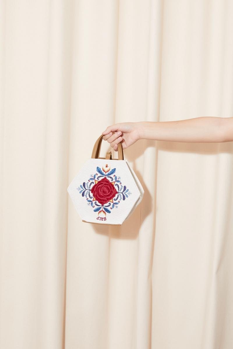 包包 EMBROIDERER BANGKOK-hexa bag (cream) - 手提包/手提袋 - 其他材质 白色