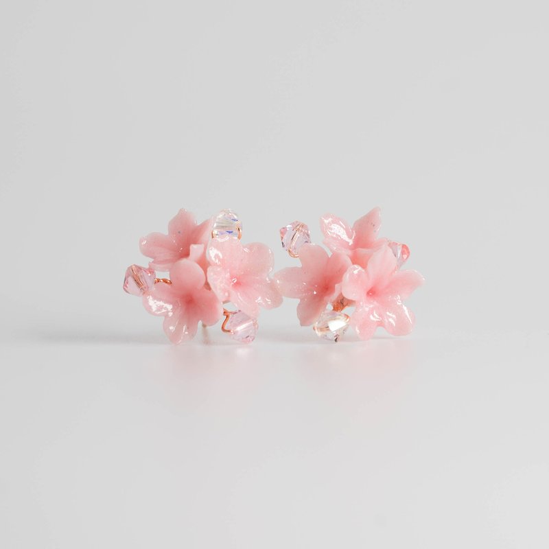 小花束耳环 /浅粉红 /日系花艺树脂黏土手工耳环 - 耳环/耳夹 - 植物．花 粉红色