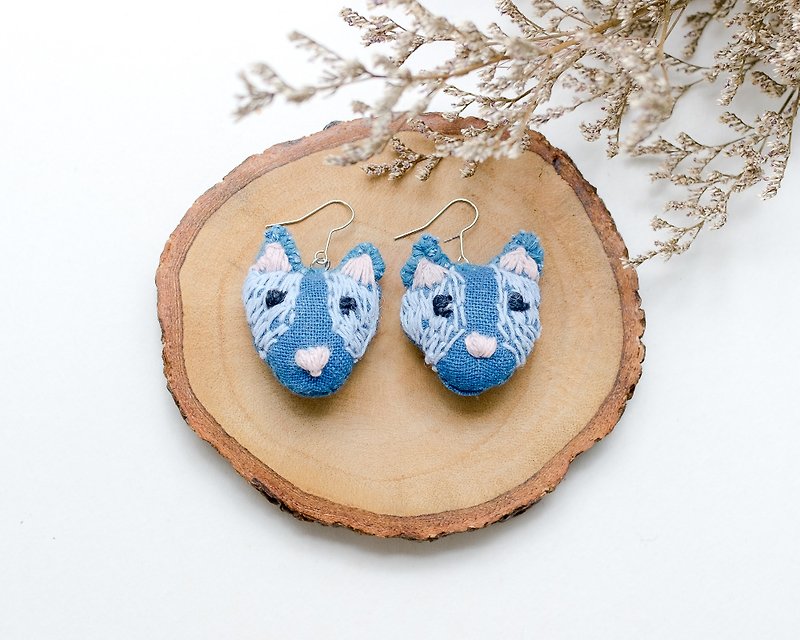 Earrings embroidery | The Dog #002 - 耳环/耳夹 - 棉．麻 蓝色